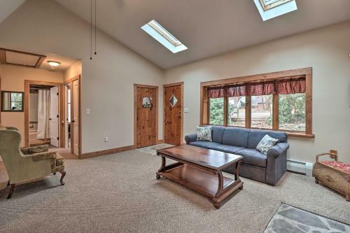 Lake Harmony Abode With Deck And Grill - Walk To Lake!