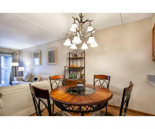 Cozy Bear Condo With Indoor Fireplace