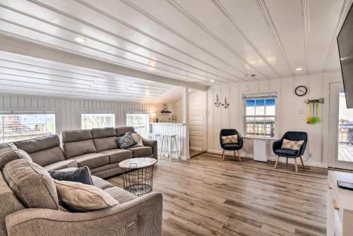 Bright And Airy Freeport Home - Walk To Beach!