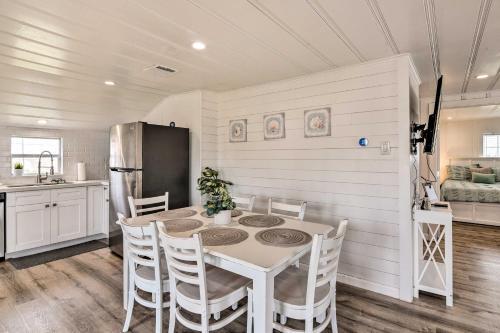 Bright And Airy Freeport Home - Walk To Beach!