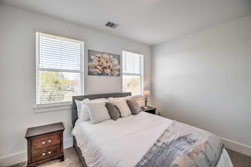 Lovely, Modern Townhome Near Downtown Houston