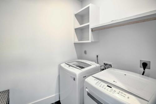 Lovely, Modern Townhome Near Downtown Houston