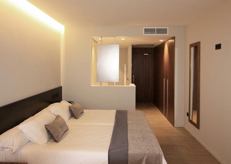 Hotel Raval De La Mar