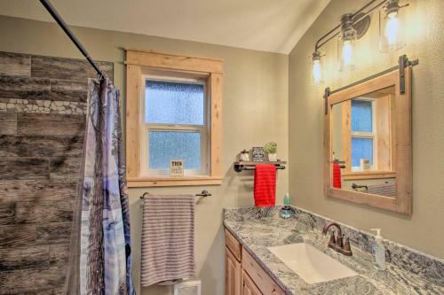 Secluded Ashford Getaway With Fire Pit And Grill!