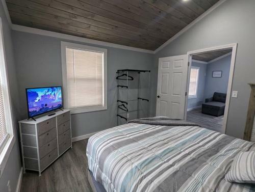 Summerlee Suite - Beautiful Remodeled Farmhouse