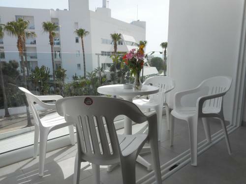 Luxiary Delux Apartment At Kkaras