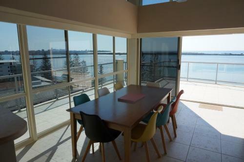 Hotel Moorings Beach Resort