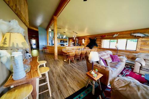 Flat Fish Lodge B&B And Event Center