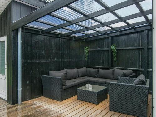 Three-bedroom Holiday Home In Bl�vand 43