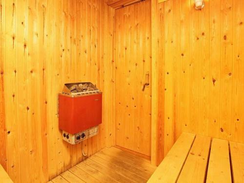 Three-bedroom Holiday Home In Bl�vand 87