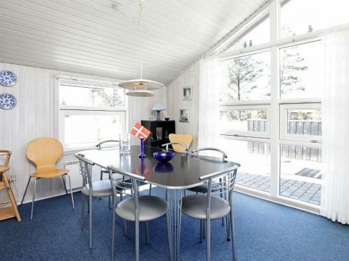 Three-bedroom Holiday Home In Bl�vand 87