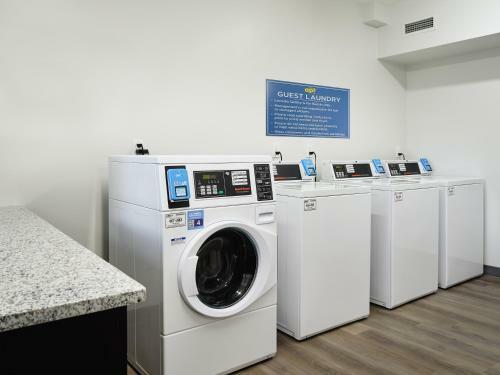 Hotel Stayapt Suites Huntsville