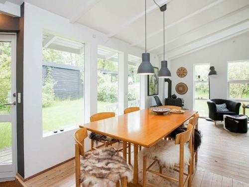 Holiday Home Dronningm�lle VI