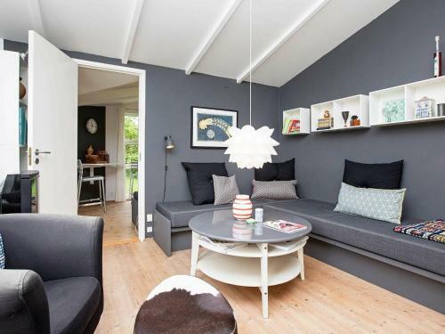 Holiday Home Dronningm�lle VI