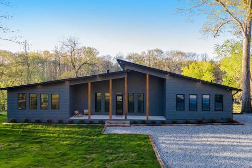 Riverfront Heber Springs Home With Dock And Slip!
