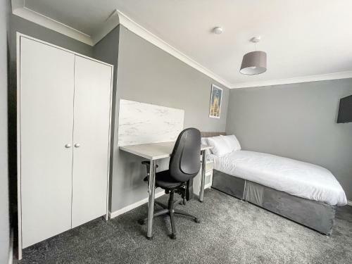 Impeccable 2-bed Home Close To City Centre!!