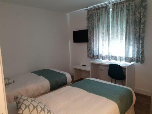 Hostal Caba�as