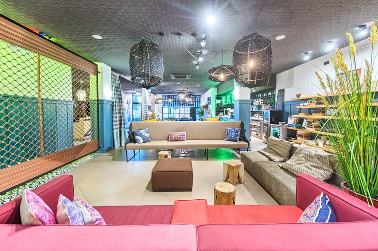 New Hotel Colon