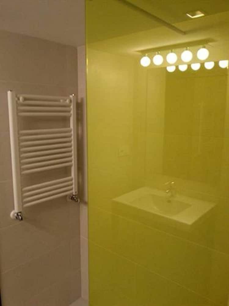 New Hotel Colon