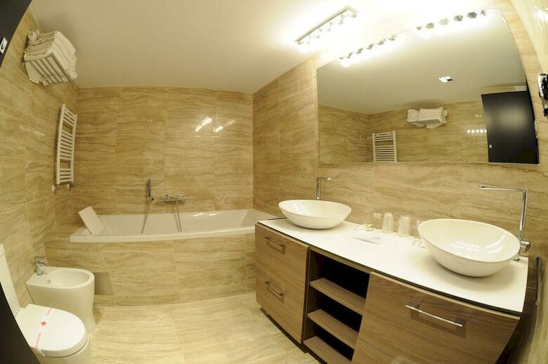 New Hotel Colon