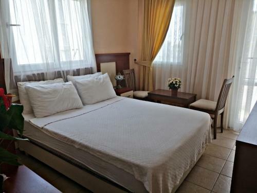 Korykos Hotel