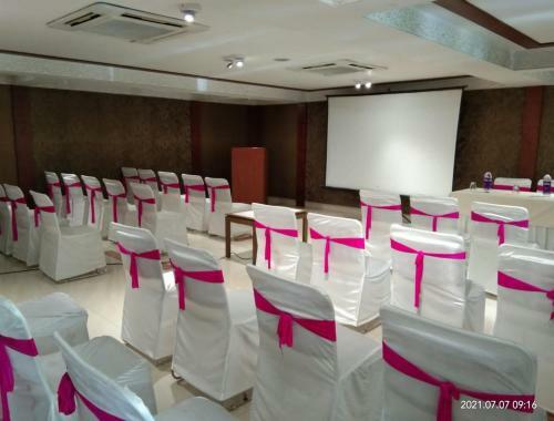 Hotel Amrit Residency
