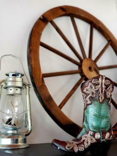 Le Western : Spa L Sauna L Bar L Billlard