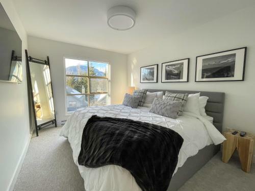Freshly Renovated Multi Level Townhome