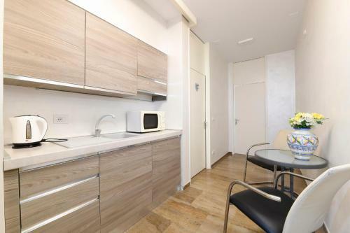Hostal Swisshomebnb Guest House
