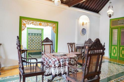Villa Ndalem Langen Kusumo
