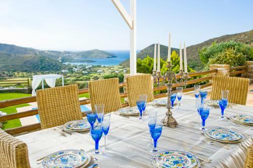 Andros: Luxurious Villa With Private Swimming Pool