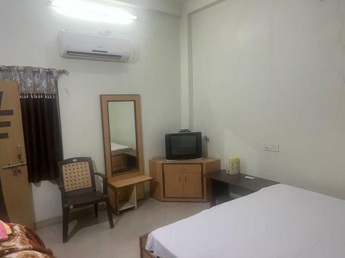 Spot On 88446 Ashirwad Hotel