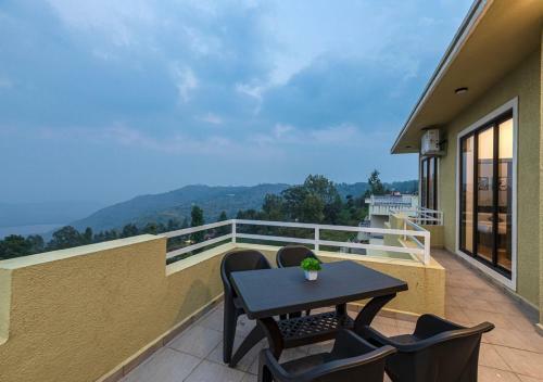 Villa Saffronstays Sky Abode