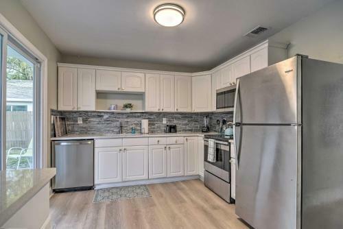 Clearwater Seaside Bungalow Patio And Grill!