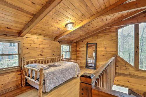 Chic Cherry Goose Lodge With Hot Tub And Deck!