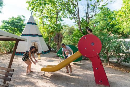 Camping Maeva Club Les Rivi�res ****