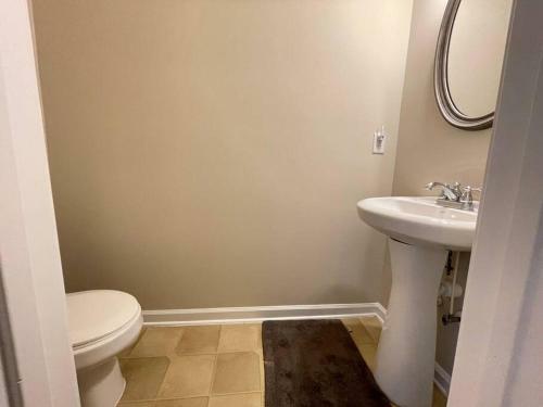 Quiet And Spacious 3 Bedroom 2.5 Bath Home