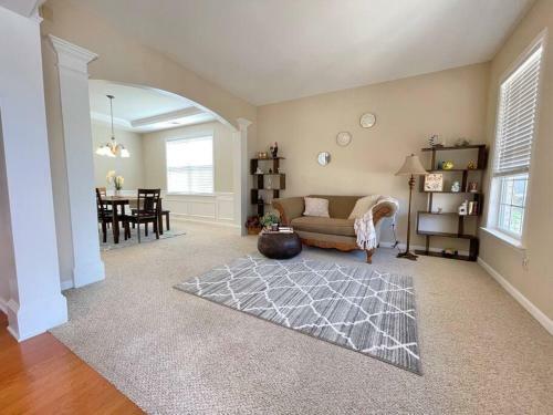 Quiet And Spacious 3 Bedroom 2.5 Bath Home