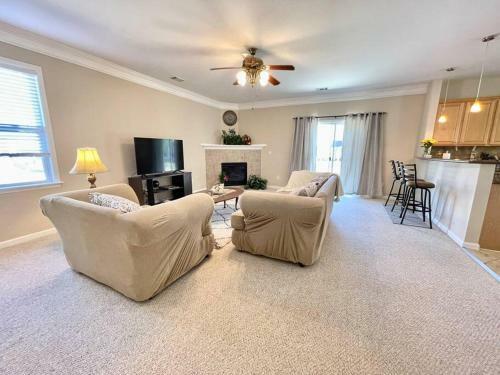 Quiet And Spacious 3 Bedroom 2.5 Bath Home