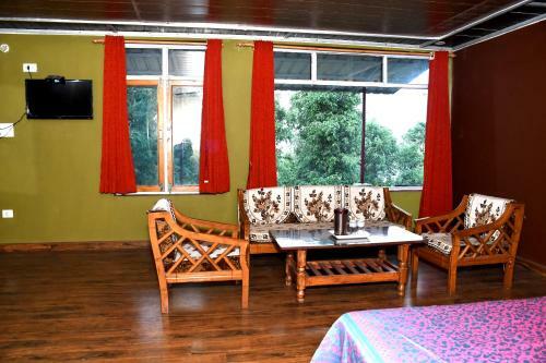 Himshikhar Kausani