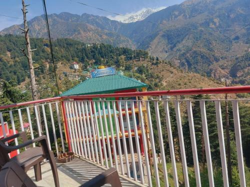 Auspiscious Him View Hotel