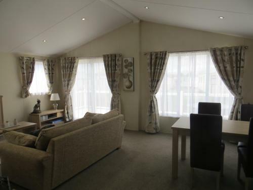 Lodge Hill, Manor Park