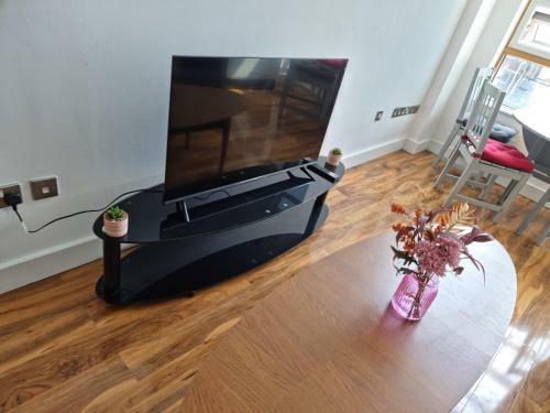 City View 2-bed Apartment In Manchester