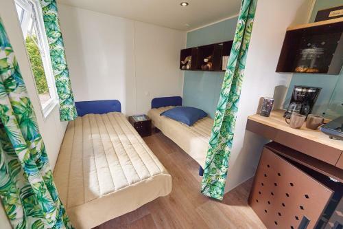 Camping Les Routes De Provence