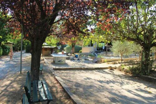 Camping Les Routes De Provence