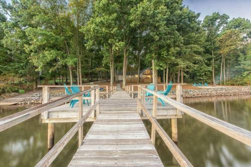 No Wake Zone By Stay Lake Norman
