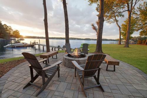 Channel Marker By Stay Lake Norman