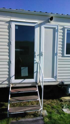 Inviting 3 Bedrooms Caravan Gas Central Heating