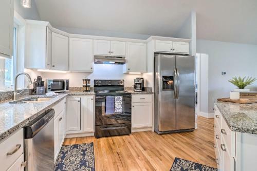 Waynesville Smart Cabin 2 Decks And Mtn Views!