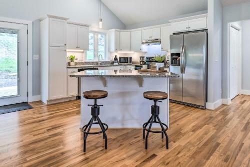 Waynesville Smart Cabin 2 Decks And Mtn Views!